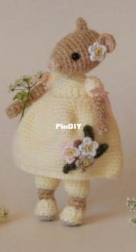 Little Bramble Crochet - Hedgerow Mouse