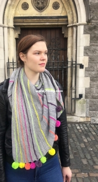 PomPomPop Shawl by Juliette Williams - Free