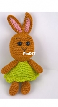 Sankt-Haekelmaus - Otterthaler Haekelmaus - Sabine Schreiner - Egg Cosy Bunny - Eierwärmer Hase - German