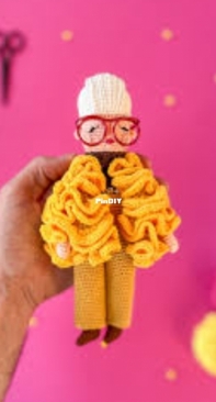 Grannys Crochet Hook and Gwilami - Masha Yarkova and Gwilym K - Iris The Fashion Icon