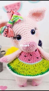 Sweet Oddity Art - Carolyne Brodie - Millie the Melon Pig - Free