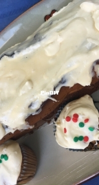 Gingerbread With cheese cream frosting