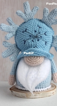 Pam Pino Design - Nazeli Mkrtchyan Tadevosyan - Snowflake Gnome