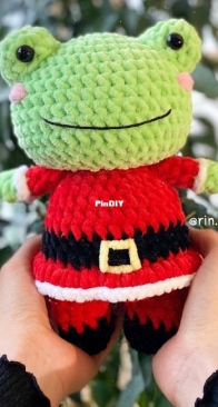 RIN Crochet - rin.meow21 - Linh Dang - Fipo The Santa Frog
