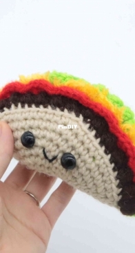 Stringy Ding Ding - Olive - No Sew Taco Amigurumi  - Free