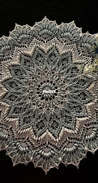 Nelly Klos - Glory Doily - English