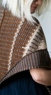 Tartan Shawl - Beatrice Mase (Beam Design) - English