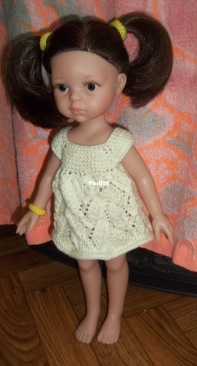 Knitting yelow dress for Paola Reina