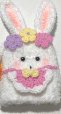 Angelas Handcrafts - Angela Newco / Thủy Bích - Bunny Key Holder
