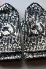 Hammer and Sickle Mittens by Clara Falk-Swedish-Free