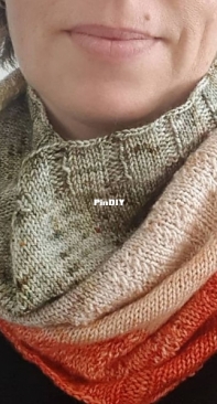 Autumn Sunrise Cowl by Charmaine Celliers-Free