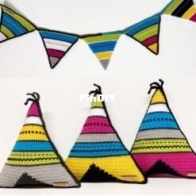 Gek op Haken - Pixel 2 Mix - Homemade Crafts - Marja Hermes - Teepee Cushions and Bunting - Tawa Tipi Kussentjes en Vlaggetjeslijn - Dutch
