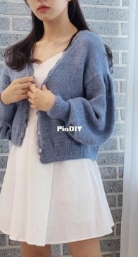 Ggomjirag Cardigan by Han miran