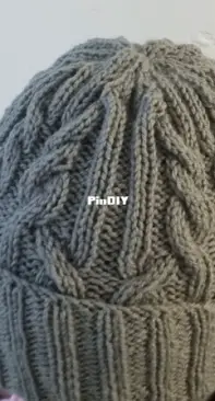 Beanie with cables Mzlaki