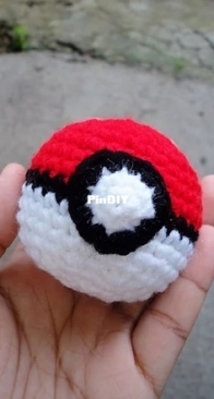 Crochet Collections by Angie - Pokeball