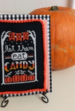 hands on design- A year in chalk- October
