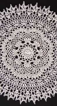 Nelly Klos - Eleanor Doily - English