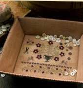 Stacy Nash Primitives - Spring Button Tray & Strawberry Pinkeep
