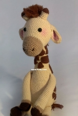 Crochet giraffe Rob