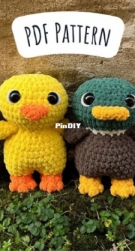 Moms Stitchetti - Alexandra Wiley - Farm Birds