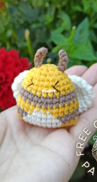 Toys by Valerie - Valerie Burova - Honey Bee - Free