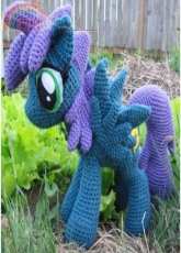 The Nerdy Knitter - Ashley Andrews - Chikita