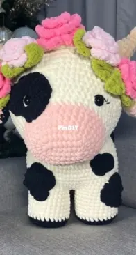 Qué Bonito - Mariana Hernández - Mega Cow - Translated to English