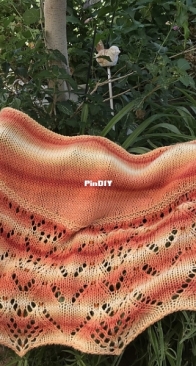 Solar Storm Shawl by Sharon Mooney - English