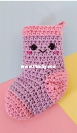 Hobbii Friends - Super Cute Design - Jennifer Santos - Kawaii Christmas Stocking Hanger - Dutch - Free