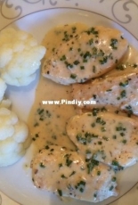 Chicken fillet in mustard-cream sauce