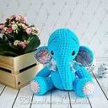 Lyudmila Zhuravleva - Elephant - Russian