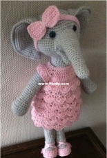 Corrie Goeree - Dress for Binky the elephant - Dutch