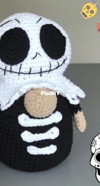 Natty Toys - Nataliia / Natalia Romaniv - Skeleton Gnome
