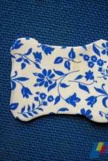cartonettes recouverte de tissu (pour mettre les fils (mon travail)