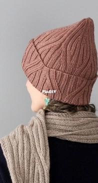 Coral Reef Hat by Lisa Hannes