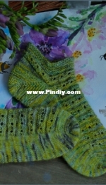 Bombylius socks by Hanna Kyttä - Free