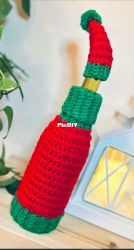SASS Crochet Design - SASSy Specialty Shoppe - Angie Dooley - Winter Wine Bottle Sweater and Hat