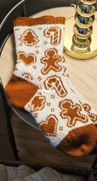 Gingerbread Socks by Tonje Haugli