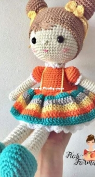 Fios Que Formam - Andréia Lira Pascoal - Colorful Cecilia Doll - Boneca Cecília Colorida - Portuguese