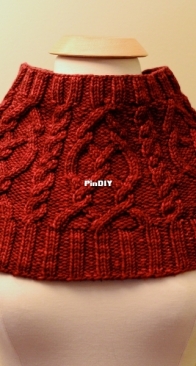 Red Riding Cowl by Gabrielle Vézina - English, French, German