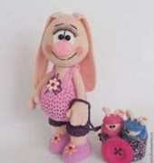 Yanina Kamyshan- Pregnant Mommy bunny and Babies -Spanish