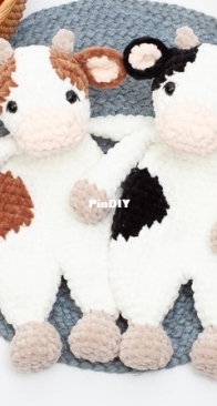 Diminu - Aintzine Ortiz - Cow snuggler