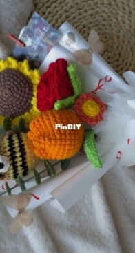 Bee bouquet crochet