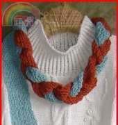 MaddyCraft Scarf with A Twist Knitting Pattern Project Leaflet #911