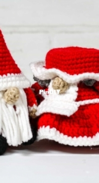 Winding Road Crochet - Lindsey Dale - Mrs Claus Gnome - Free