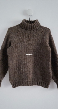 Fisherman's Raglan by Lív Ulven Woodlandknits