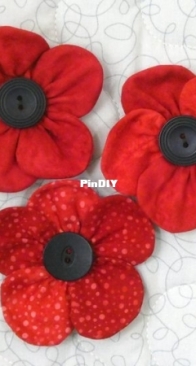 Gourmet Quilter - Susan Claire -  Poppy Brooch - Free