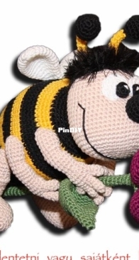 Zhaya Designs - Hubert the Bumblebee - Hubert Dongó - Hungarian - Free