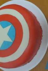 Chocolate cake with fondant