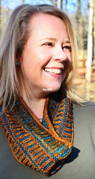 Brioche Starter Cowl by Cynthia Spencer - Really Clear Designs